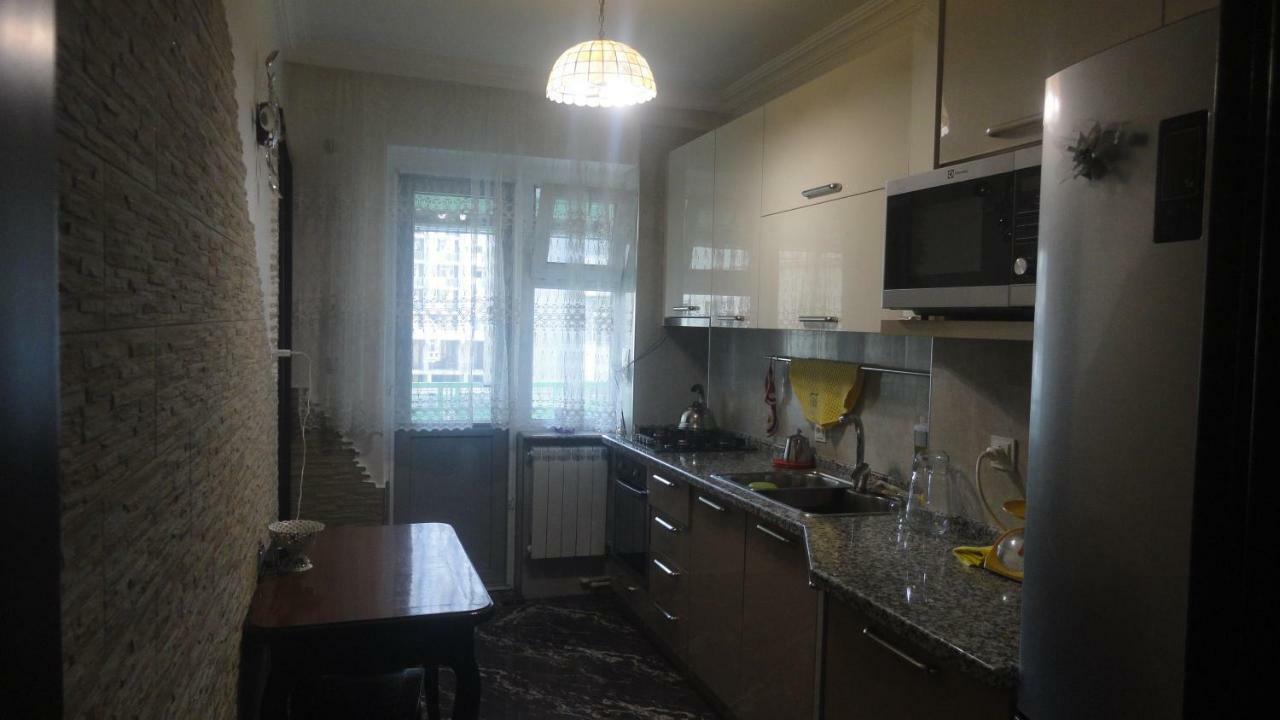 Apartment Жужуна Batumi Exteriör bild
