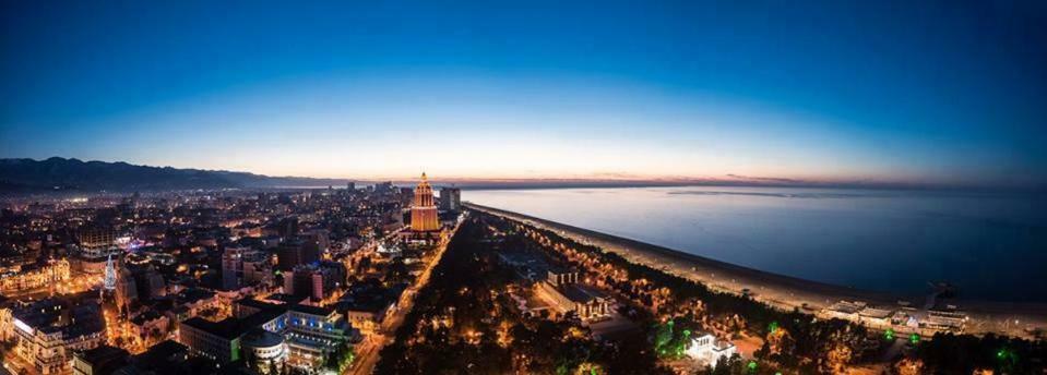 Apartment Жужуна Batumi Exteriör bild